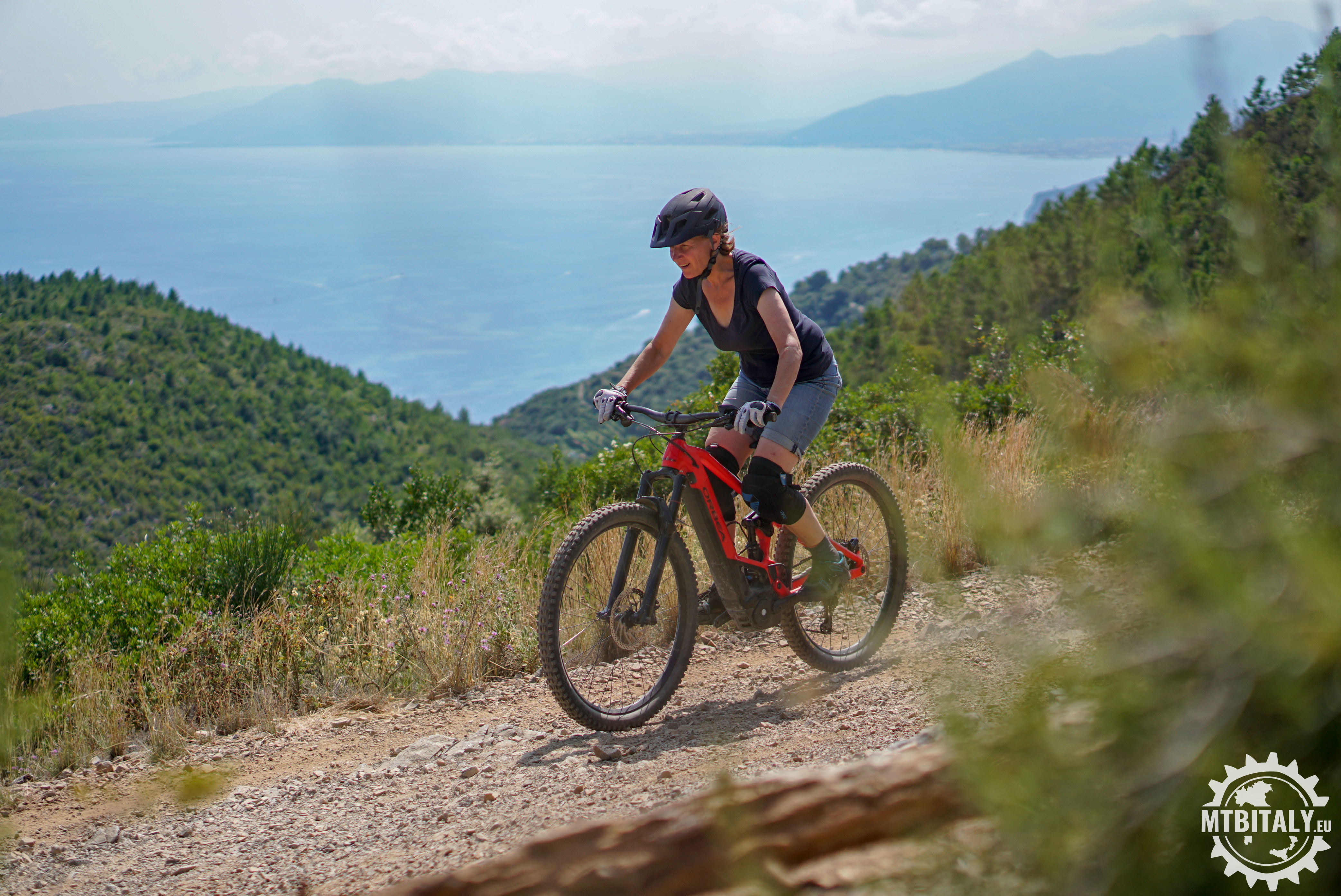 E-BIKE FACILE - 3 giorni sui percorsi più belli di Finale Ligure