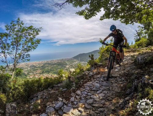 GIVE AN UNFORGETTABLE EMOTION TO A MOUNTAIN BIKE ENTHUSIAST - 