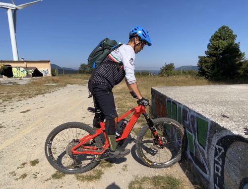 GIVE AN UNFORGETTABLE EMOTION TO A MOUNTAIN BIKE ENTHUSIAST - 